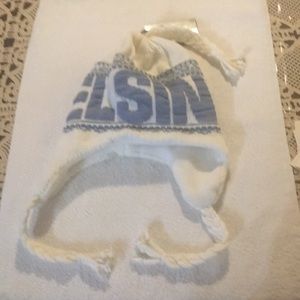 Robbin Ruth cream beanie